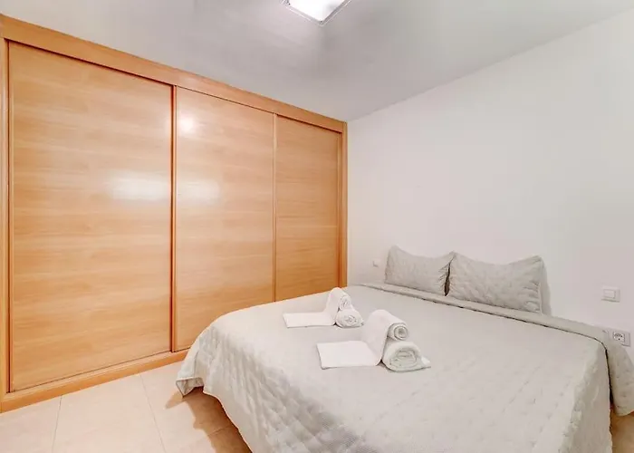 شقة Pleasant Duplex San Juan With 2 Bedrooms *