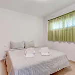 Pleasant Duplex San Juan With 2 Bedrooms 아파트
